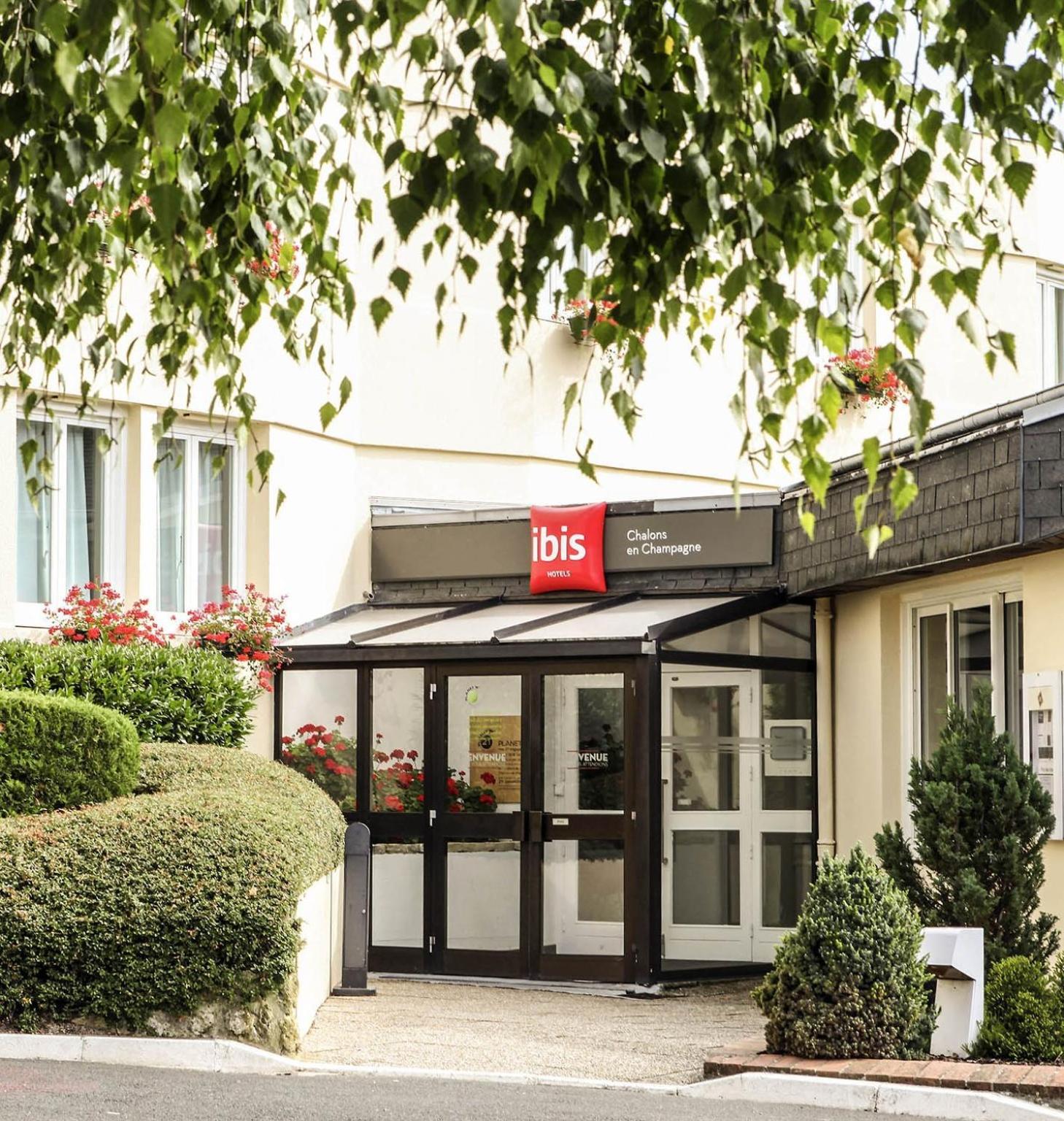 Отель Ibis Chalons En Champagne Экстерьер фото