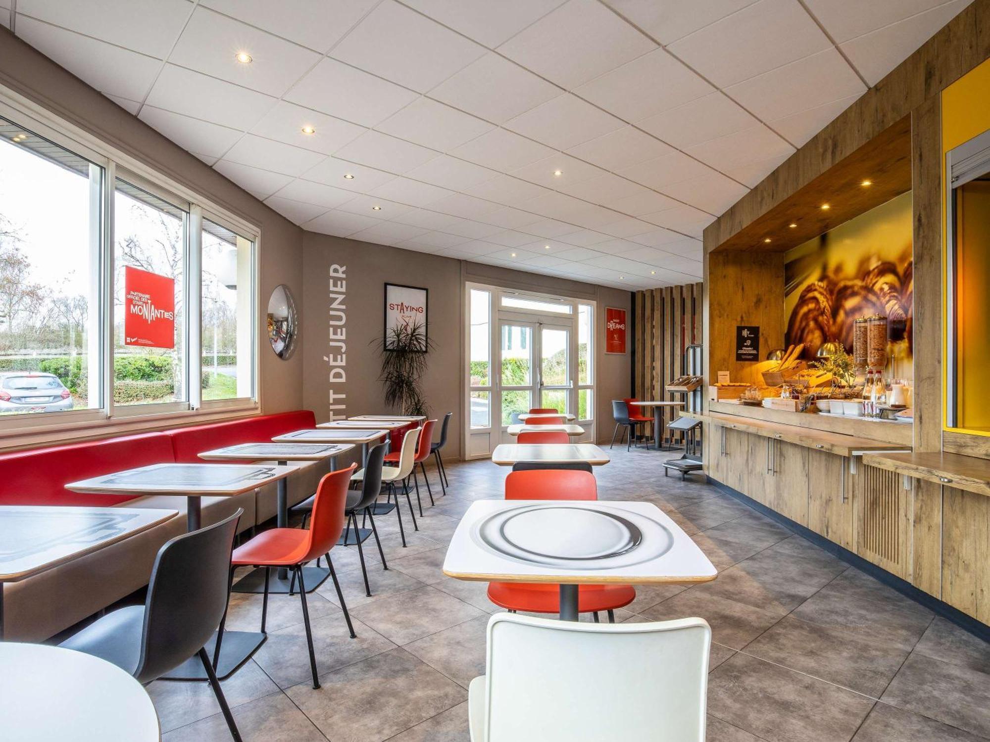 Отель Ibis Chalons En Champagne Экстерьер фото