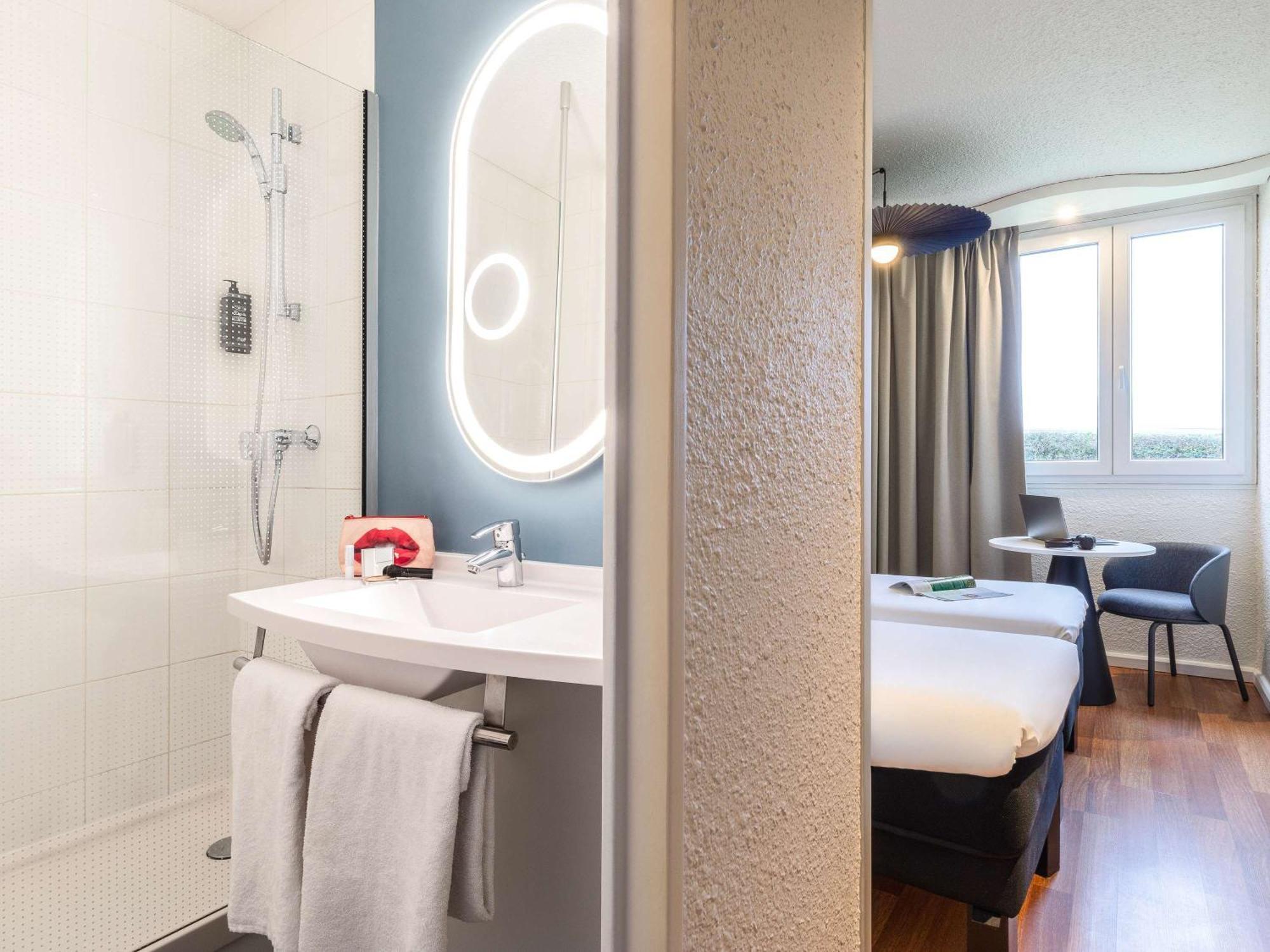 Отель Ibis Chalons En Champagne Экстерьер фото