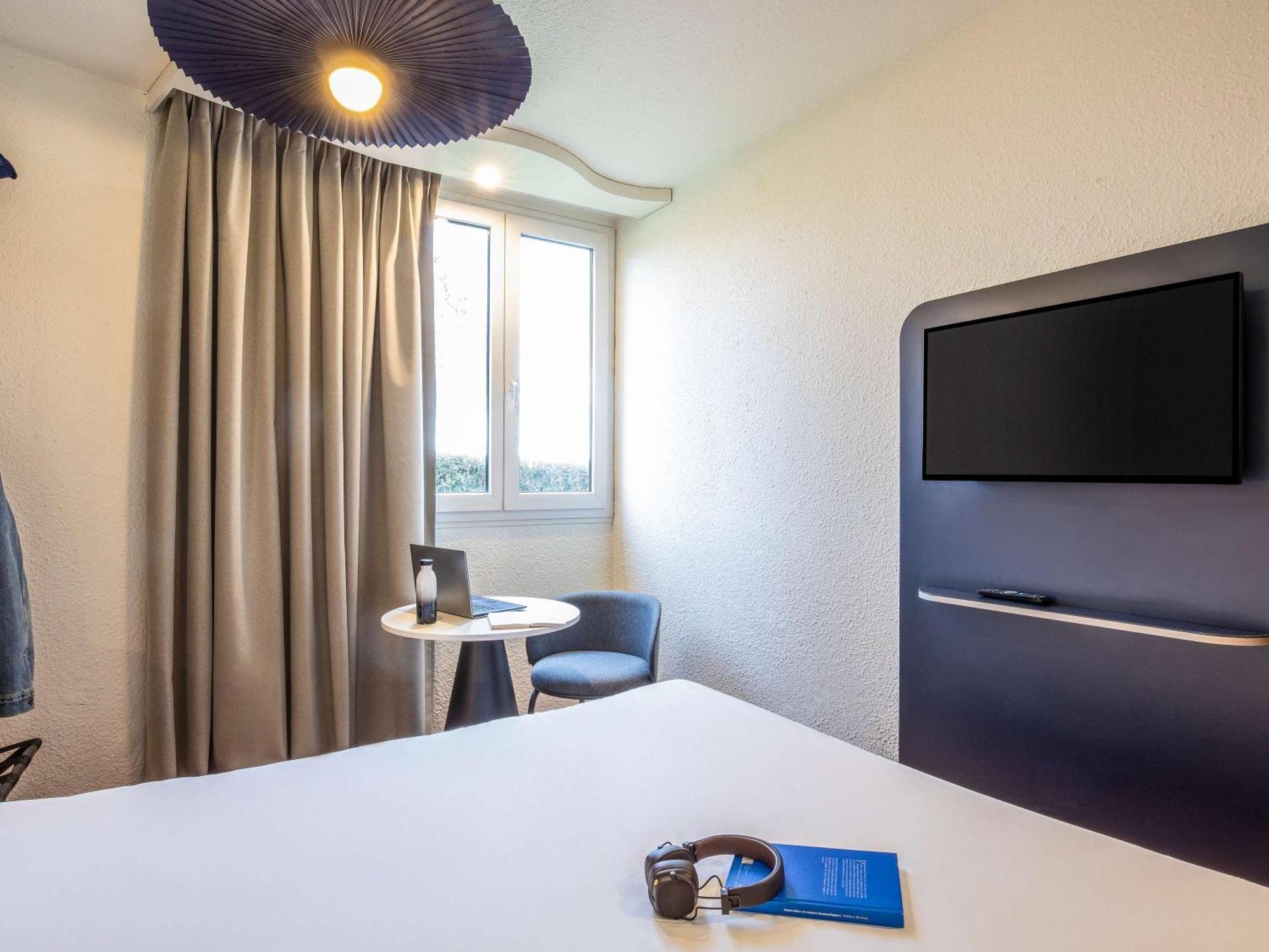 Отель Ibis Chalons En Champagne Экстерьер фото
