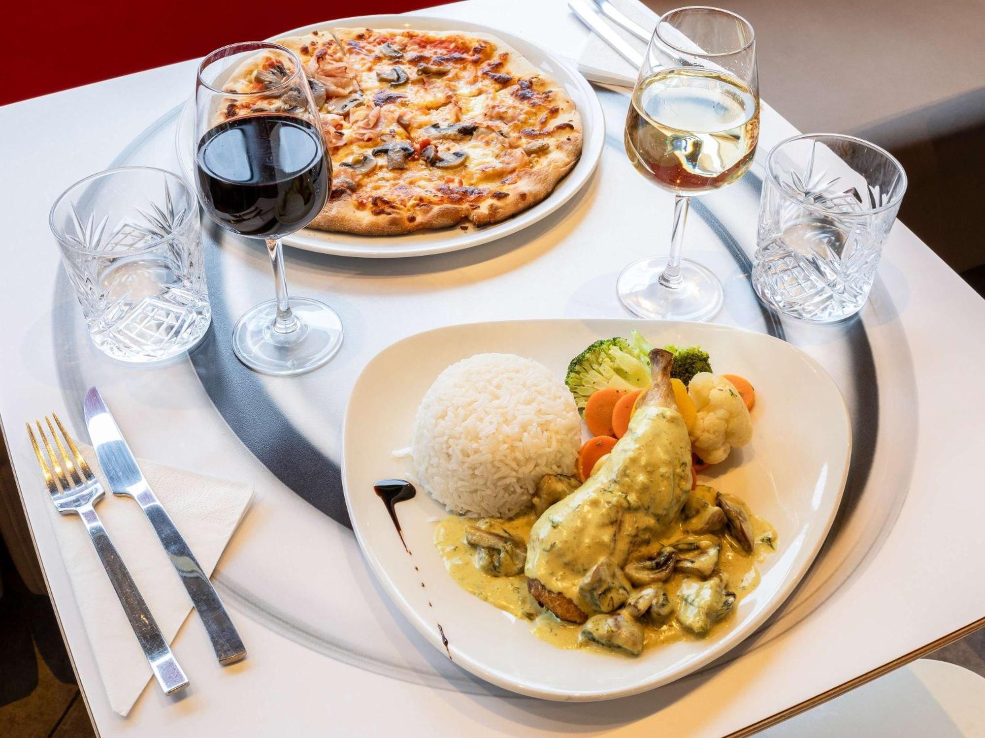 Отель Ibis Chalons En Champagne Экстерьер фото