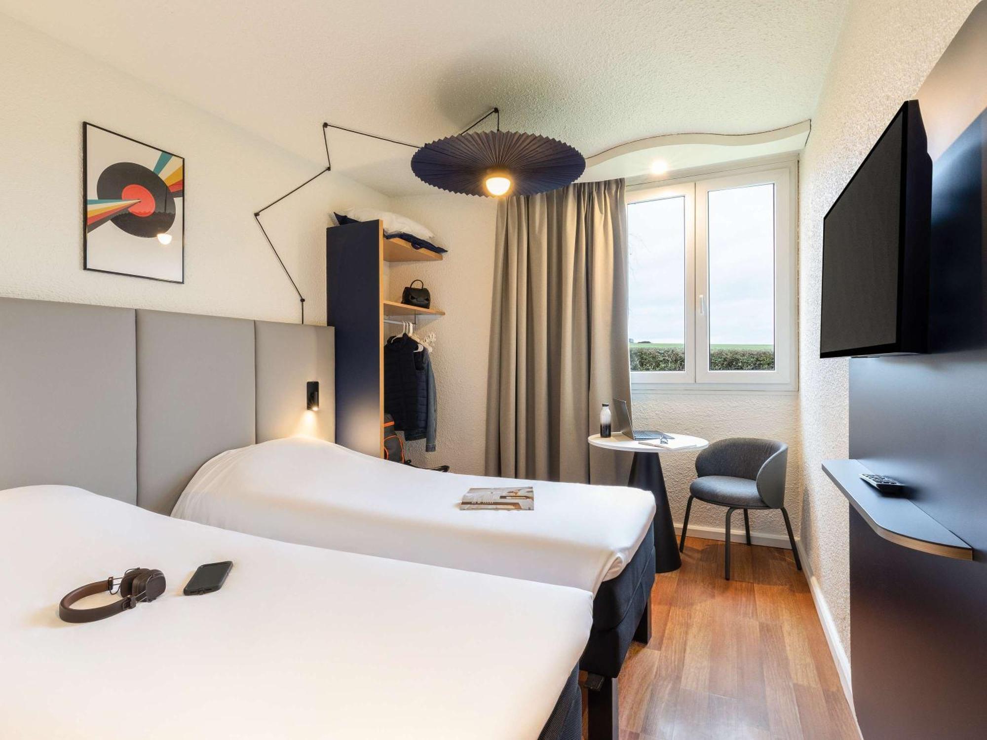 Отель Ibis Chalons En Champagne Экстерьер фото