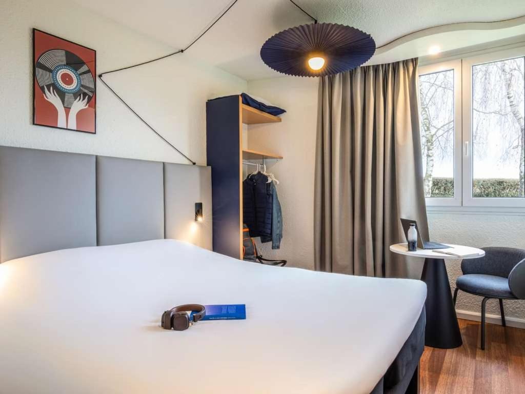 Отель Ibis Chalons En Champagne Экстерьер фото