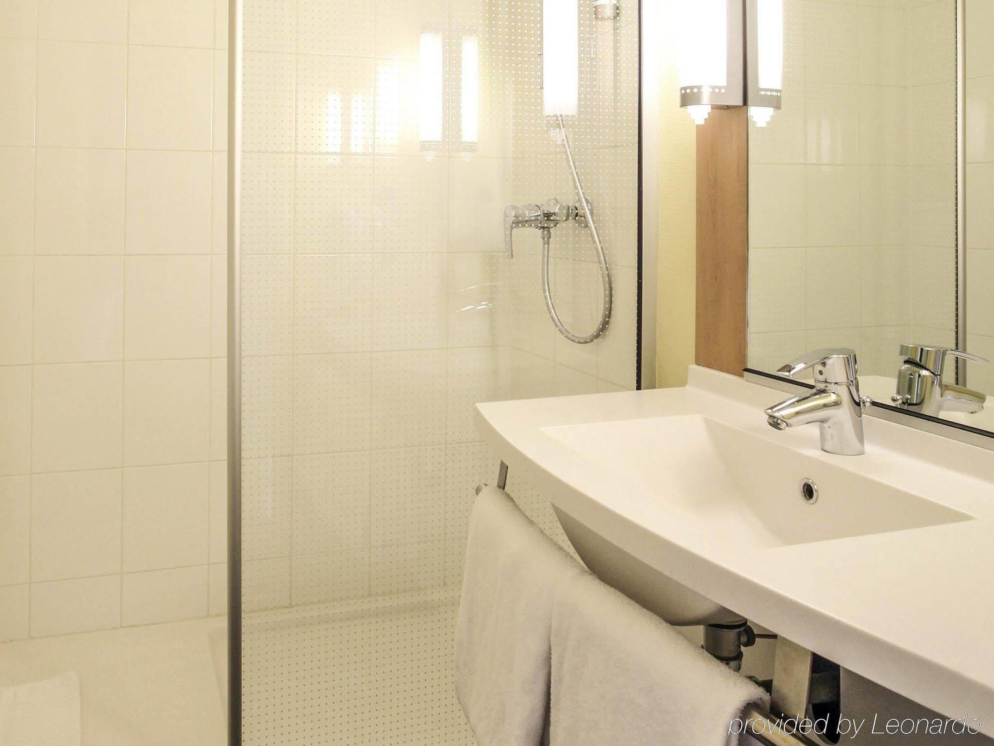 Отель Ibis Chalons En Champagne Экстерьер фото