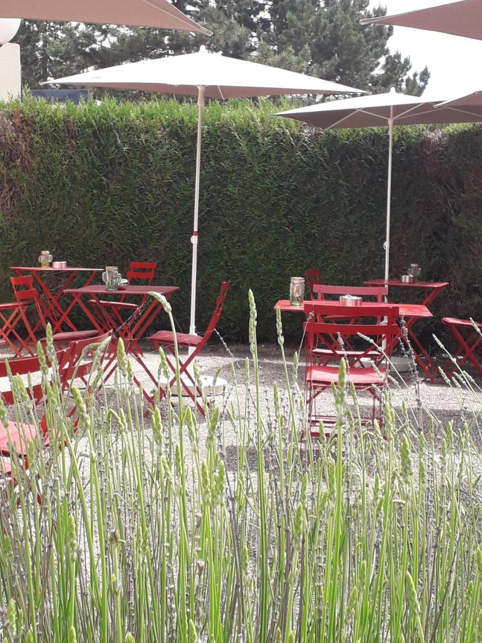 Отель Ibis Chalons En Champagne Экстерьер фото