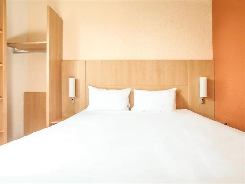 Отель Ibis Chalons En Champagne Экстерьер фото